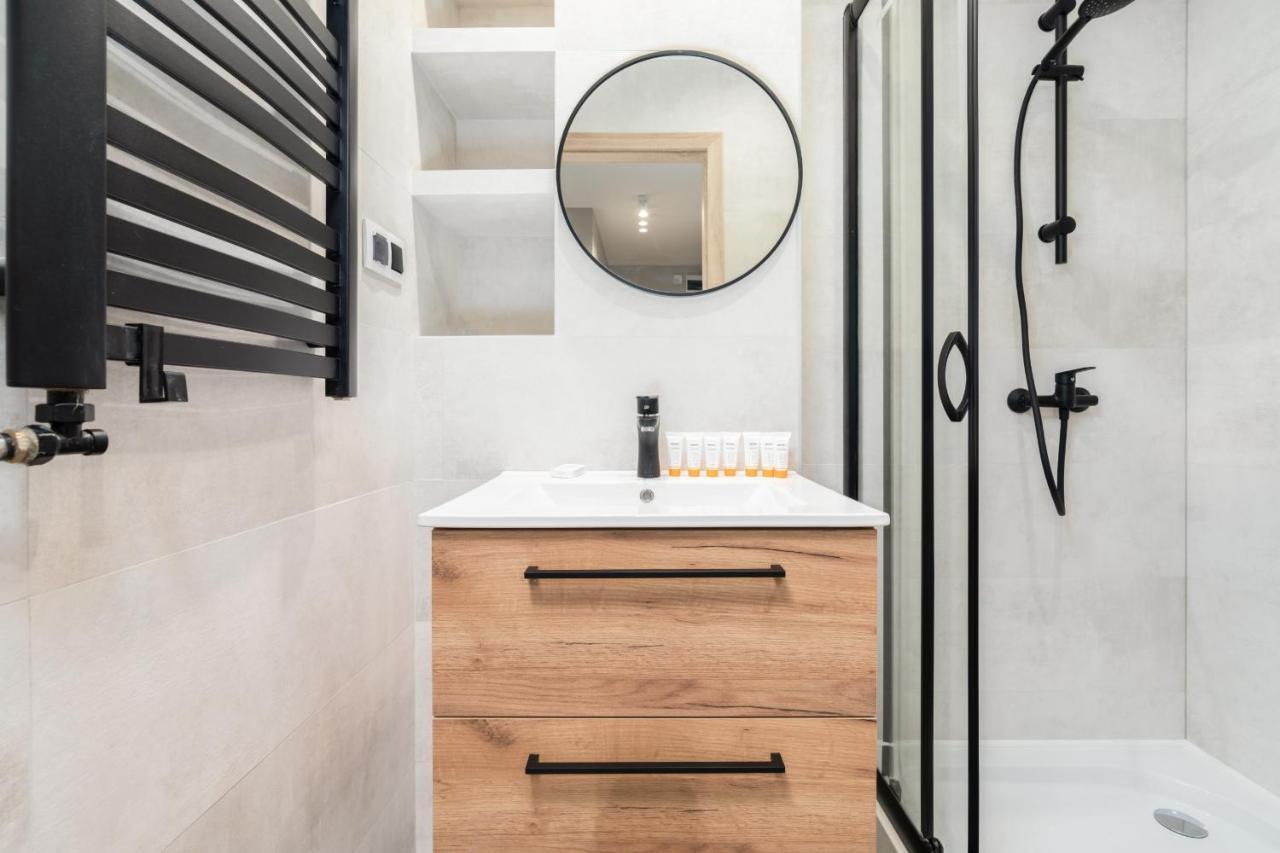 Stylish Apartment Near Wroclavia For 4 Guests By Noclegi Renters Vratislav Exteriér fotografie